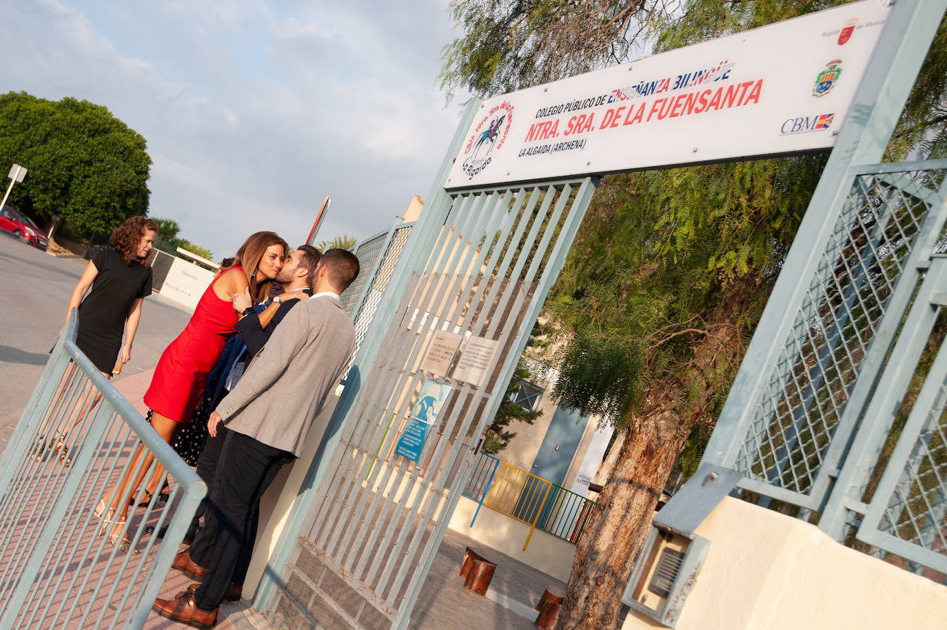 NIños en la vuelta al cole en un centro escolar de Archena.