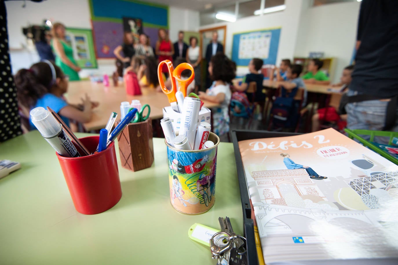 NIños en la vuelta al cole en un centro escolar de Archena.