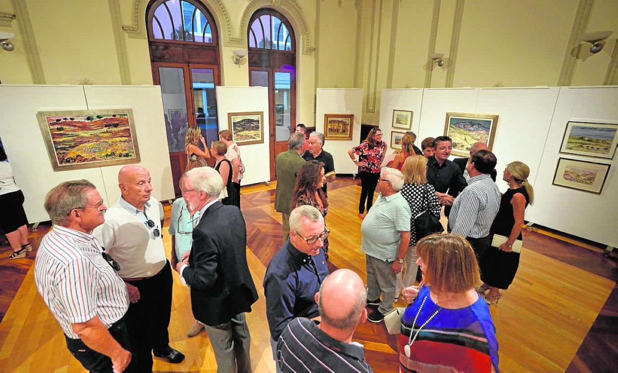 Inauguración de la muestra dedicada en el Casino a las pinturas de Manuel Avellaneda. 