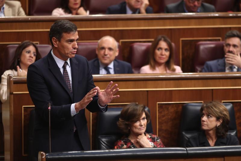 Pedro Sánchez durante la sesión de control de ayer en el Congreso.