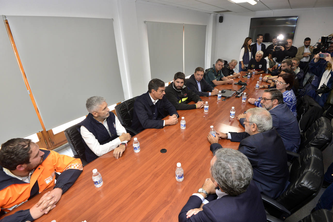 El presidente del Gobierno visita Los Alcázares para interesarse por los daños que el intenso temporal ha causado en la Región de Murcia en los últimos días