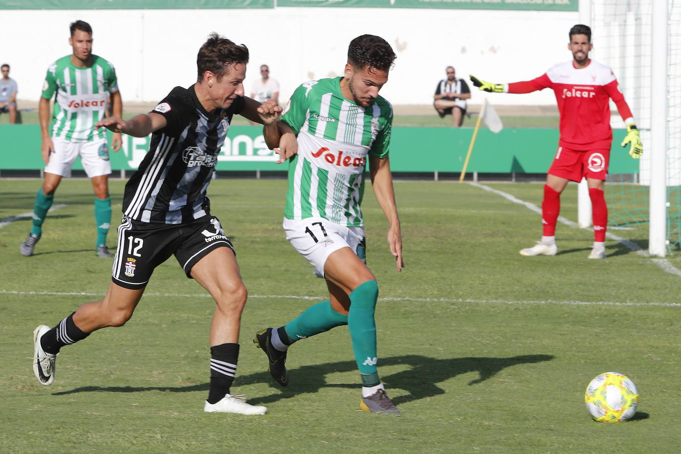 Un golazo de Manu Viana da la victoria a los de Munúa en Sanlúcar de Barrameda