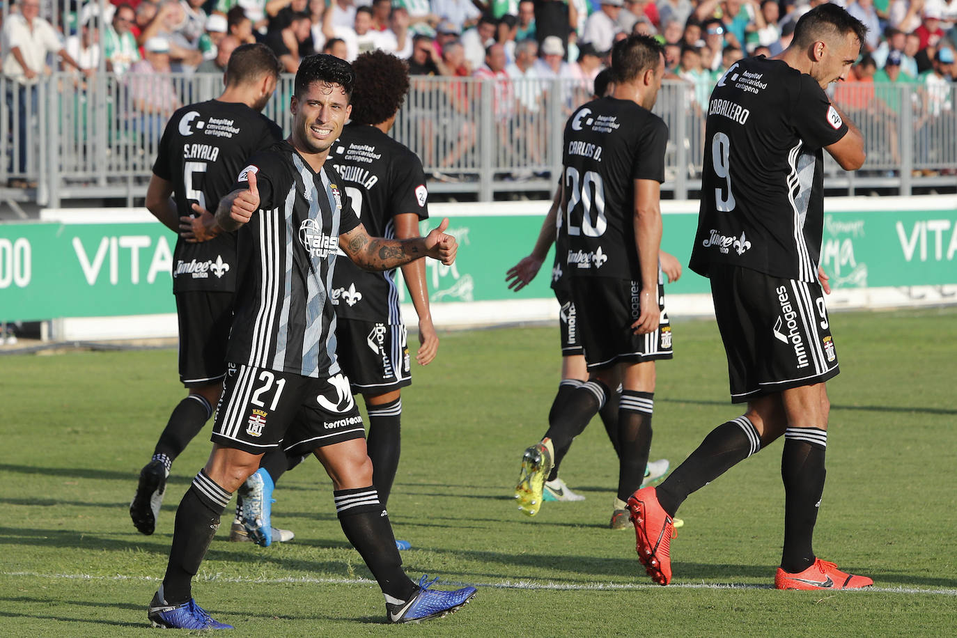Un golazo de Manu Viana da la victoria a los de Munúa en Sanlúcar de Barrameda