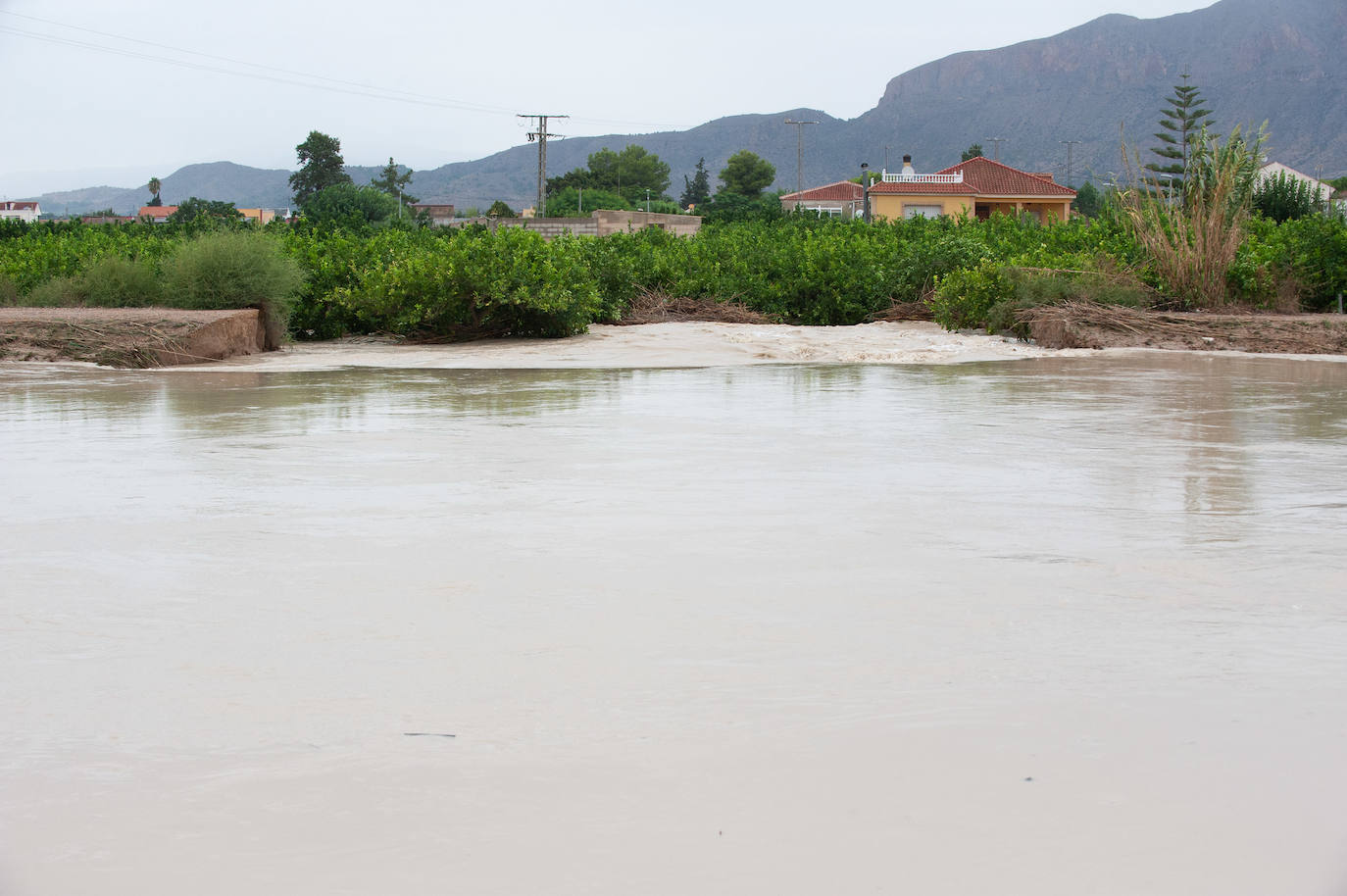 Recorrido por las localidades de Alquerías, Beniel y Llano de Brujas, donde el temporal causó cuantiosos destrozos