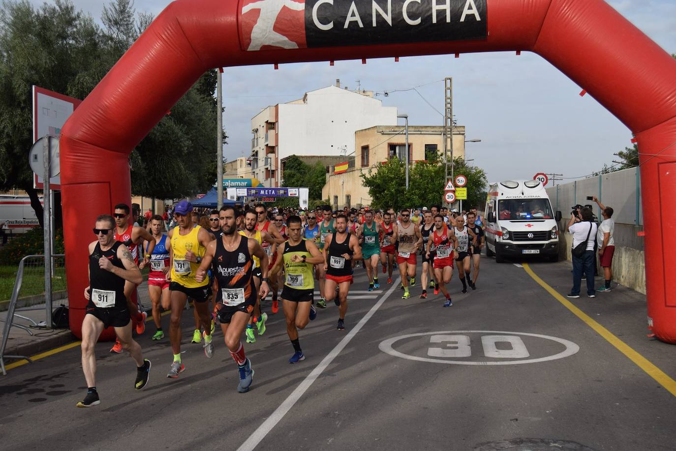 El atleta del Grupo Alcaraz se lleva la XXVII Carrera Popular de la pedanía murciana con un tiempo de 36:06 minutos, por los 43:42 para la corredora del Bathco Running Team