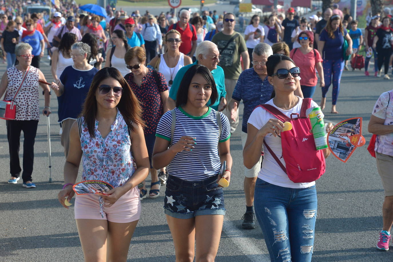 Miles de murcianos acompañan a la patrona de la ciudad hasta su santuario