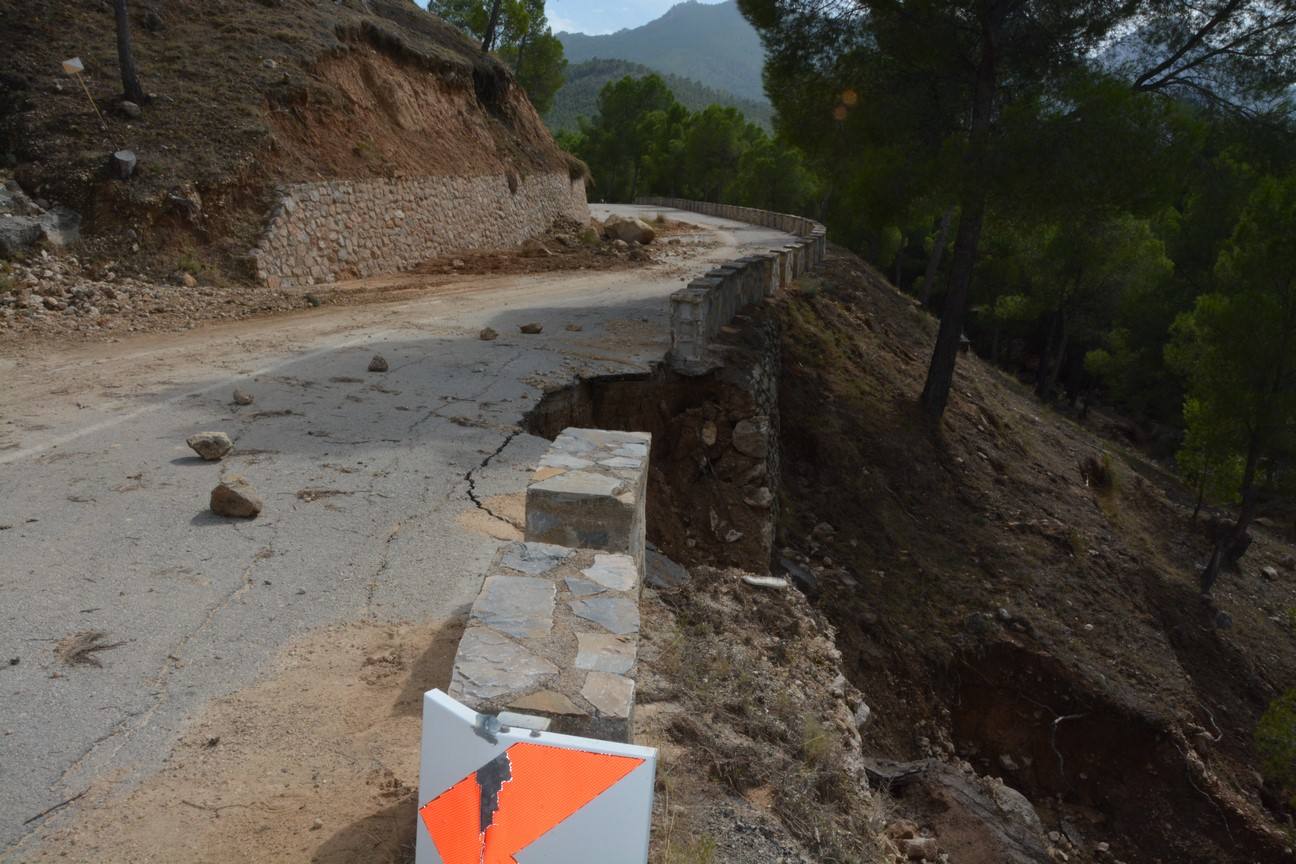 El Ayuntamiento de Cieza ha aprobado solicitar al Consejo de Ministros la declaración de su término Municipal así como del resto de municipios de la Región afectados, como zona afectada gravemente por una emergencia de protección civil.