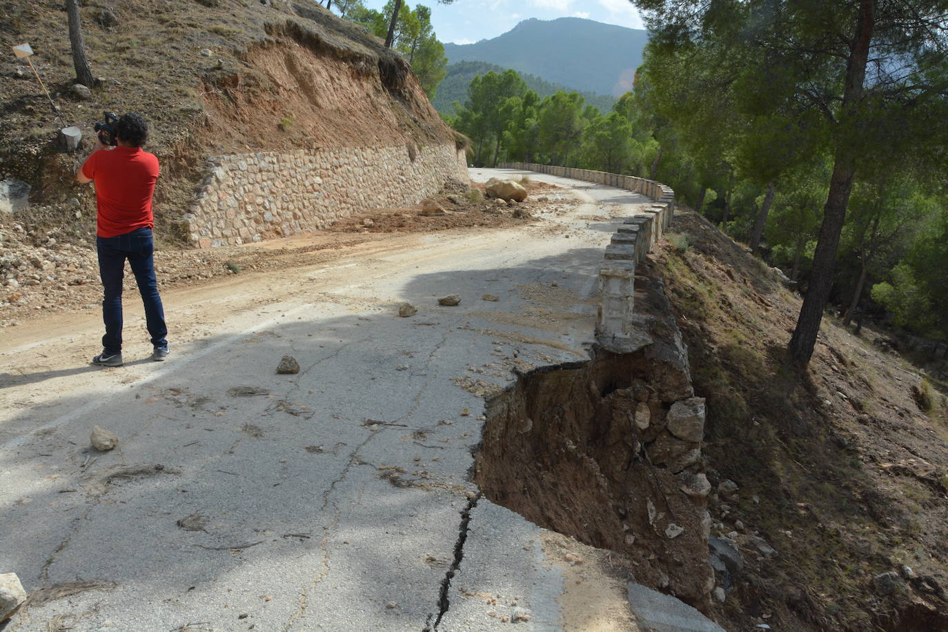 El Ayuntamiento de Cieza ha aprobado solicitar al Consejo de Ministros la declaración de su término Municipal así como del resto de municipios de la Región afectados, como zona afectada gravemente por una emergencia de protección civil.