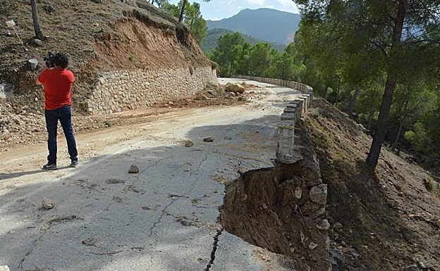 Camino de la Atalaya, en Cieza, destruido por la DANA.