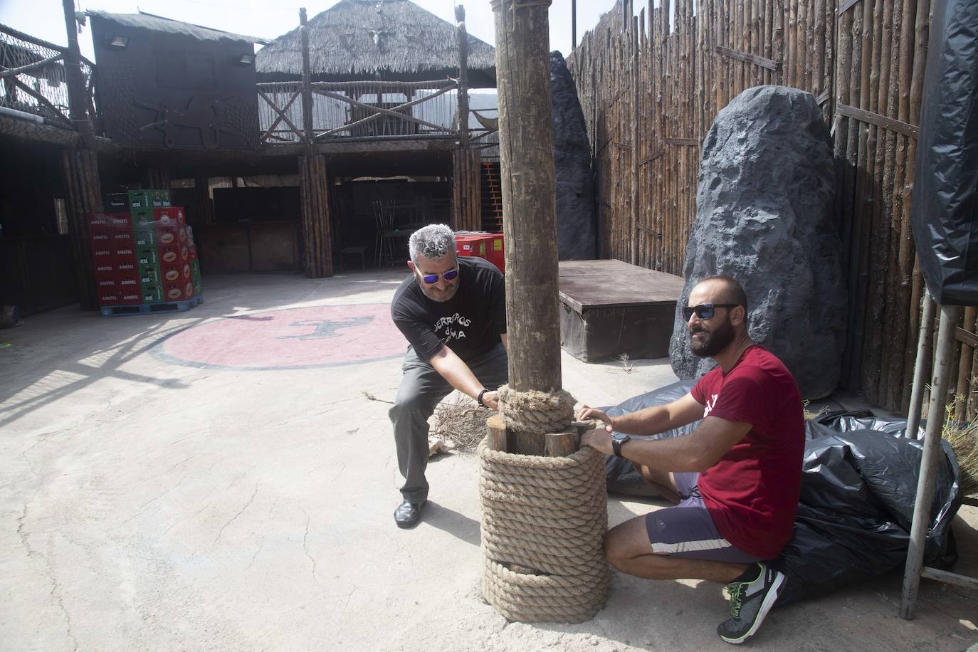 Tropas y legiones equipan sus cuarteles para la fiesta