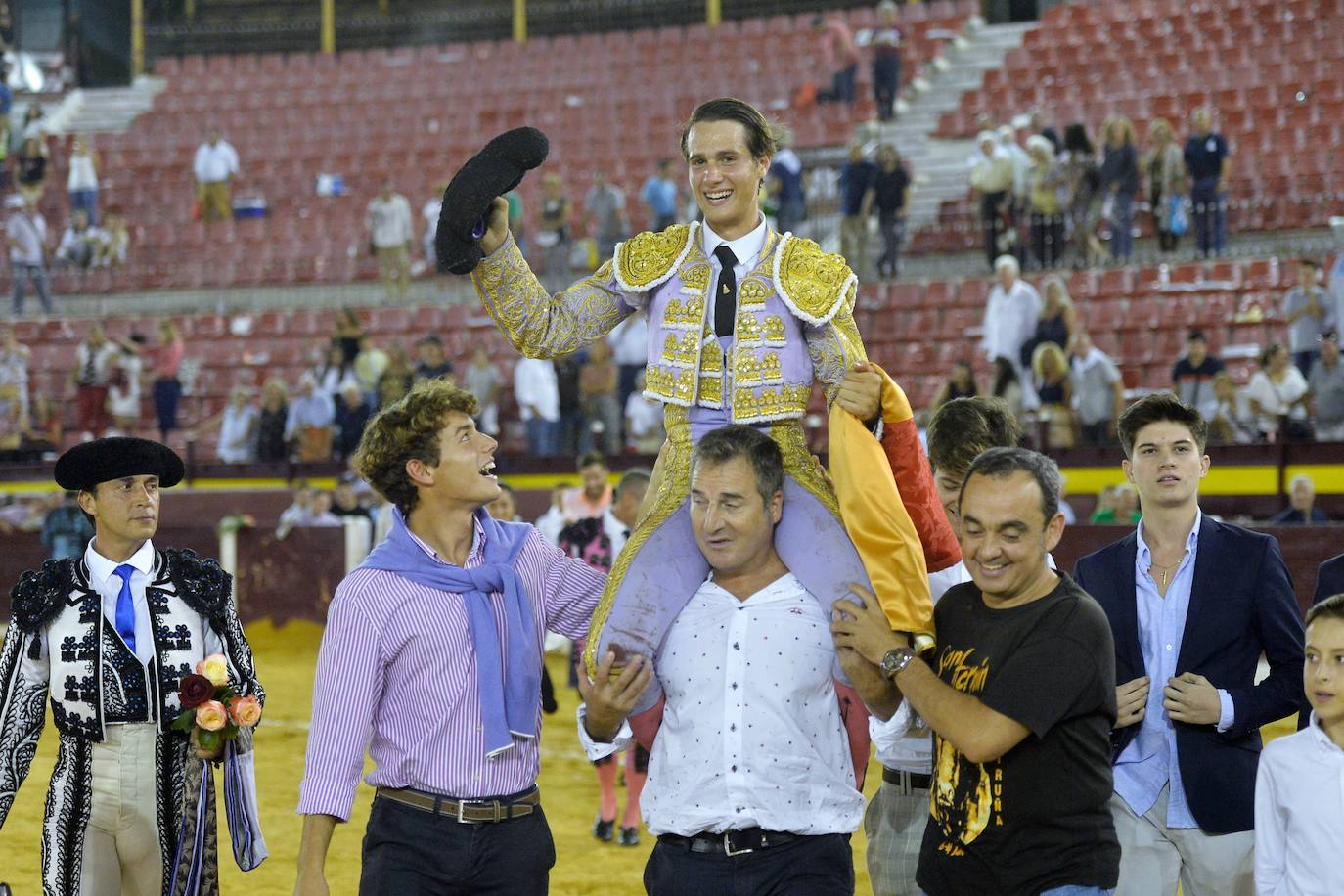Fotos: Debut y puerta grande para José María trigueros