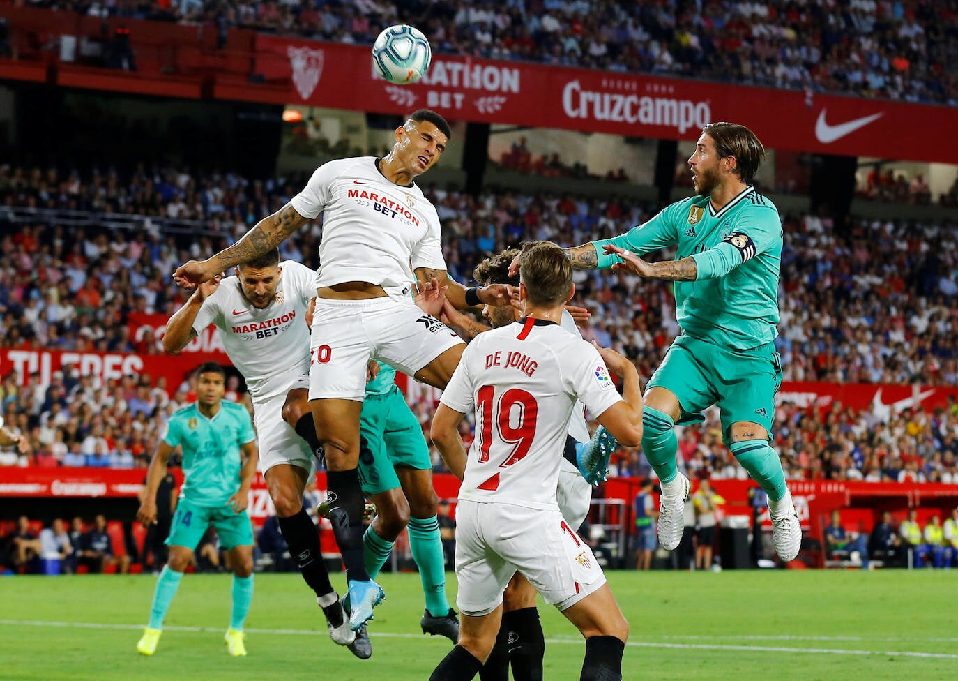 Las mejores imáganes del partido entre el Sevilla y el Real Madrid, disputado en el Sánchez Pizjuán.