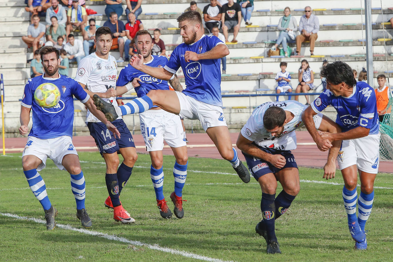 Fotos: El Yeclano se rinde en el minuto 90 (1-0)