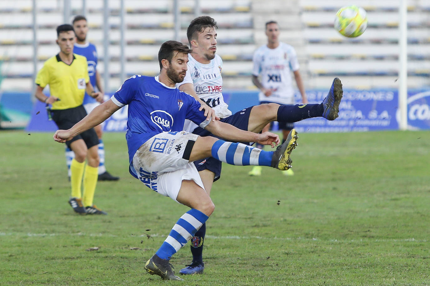 Fotos: El Yeclano se rinde en el minuto 90 (1-0)