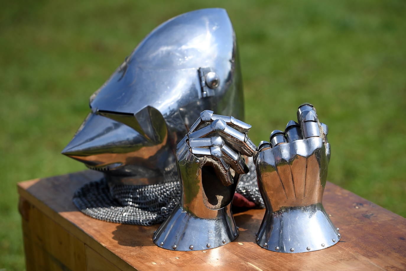 Varios caballeros compiten en la tradicional Feria Medieval de St Ives en Sídney, Australia.