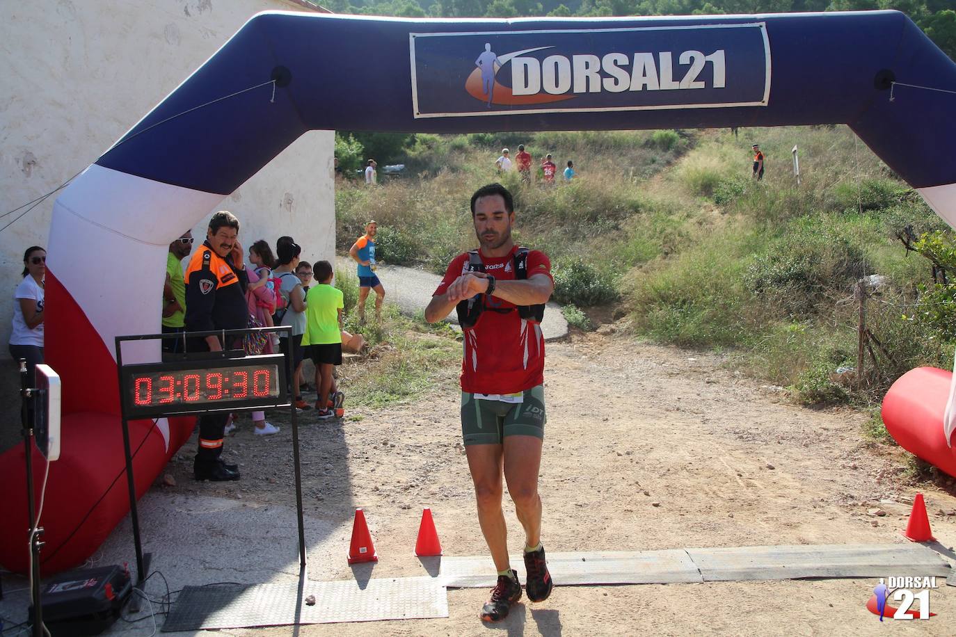 El atleta del Mobel Automenor Running Team Alfonso De Moya se lleva el VI Trail del Gavilán con un tiempo de 2:19:21 en los 22 kilómetros, por los 2:43:57 para su compañera de club Ana Isabel Cánovas