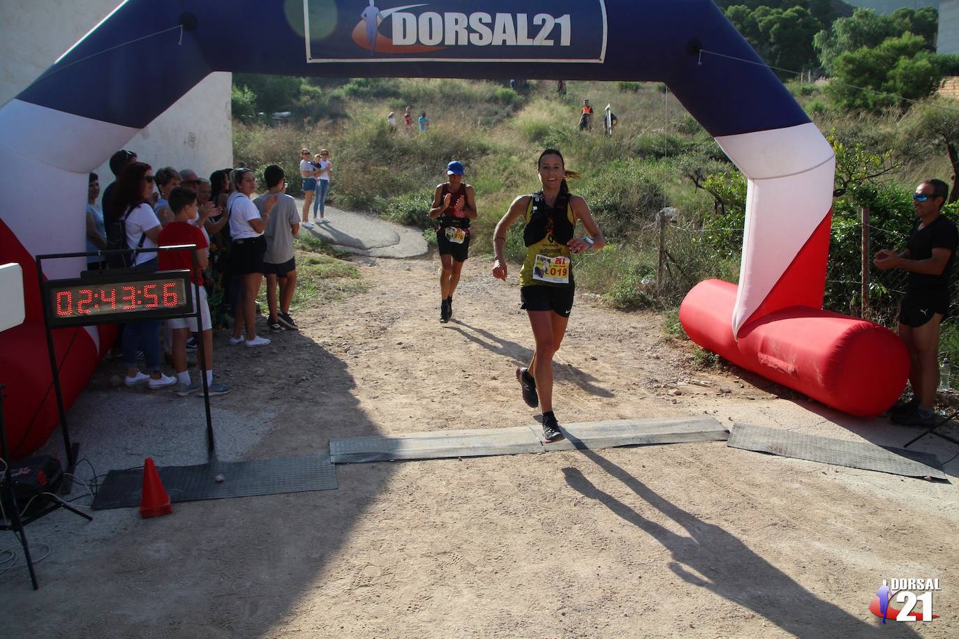 El atleta del Mobel Automenor Running Team Alfonso De Moya se lleva el VI Trail del Gavilán con un tiempo de 2:19:21 en los 22 kilómetros, por los 2:43:57 para su compañera de club Ana Isabel Cánovas