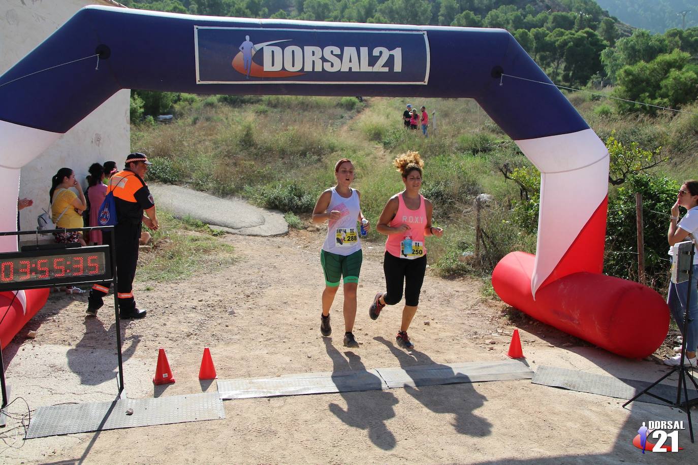 El atleta del Mobel Automenor Running Team Alfonso De Moya se lleva el VI Trail del Gavilán con un tiempo de 2:19:21 en los 22 kilómetros, por los 2:43:57 para su compañera de club Ana Isabel Cánovas