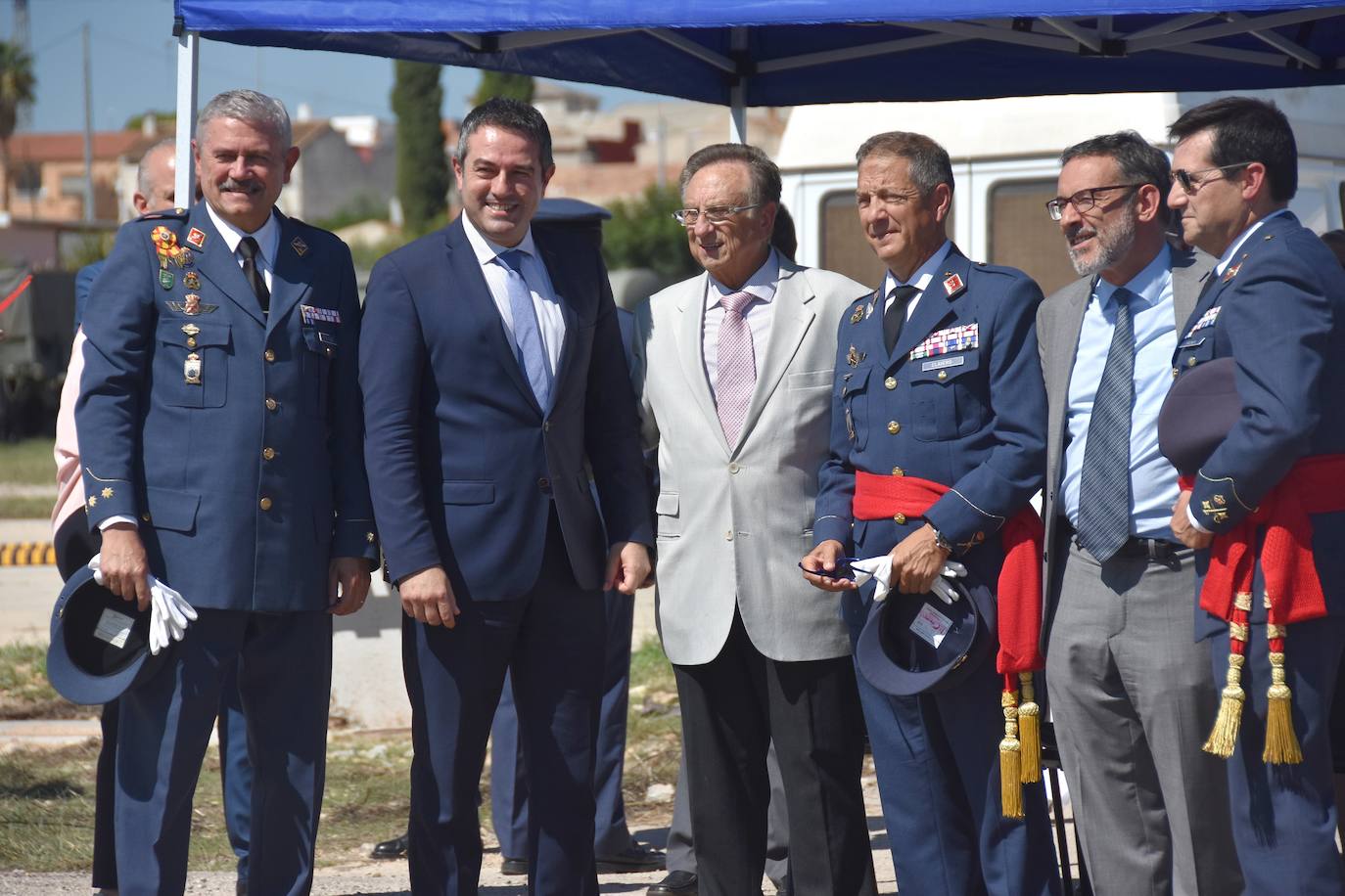 El presidente del Grupo Fuertes muestra su satisfacción de habe realizado el servicio militar en dicho lugar durante la apertura del curso escolar 2019/2020 de la Escuela Militar de Paracaidismo Méndez Parada