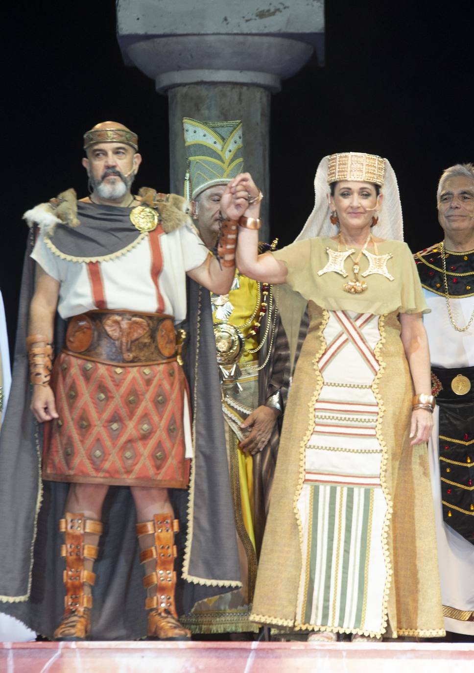 El espectáculo de luz y sonido brilló durante más de una hora y media en un escenario de cien metros de ancho, con dos grandes pantallas de vídeo.