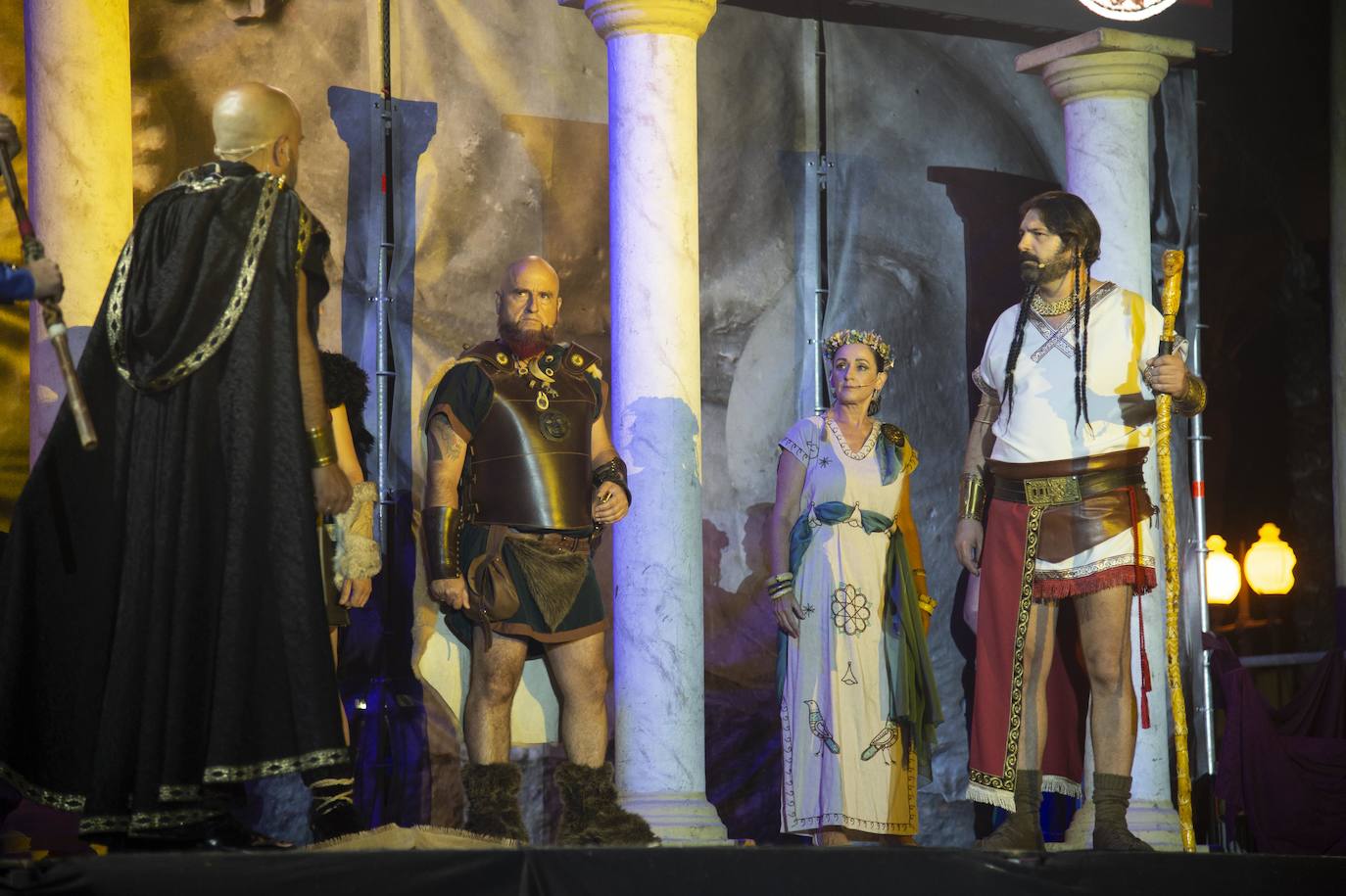 El espectáculo de luz y sonido brilló durante más de una hora y media en un escenario de cien metros de ancho, con dos grandes pantallas de vídeo.