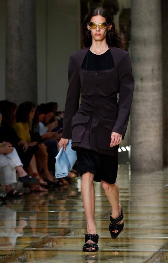 Los diseños Primavera/Verano 2020 de Bottega Veneta desfilan en la London Fashion Week