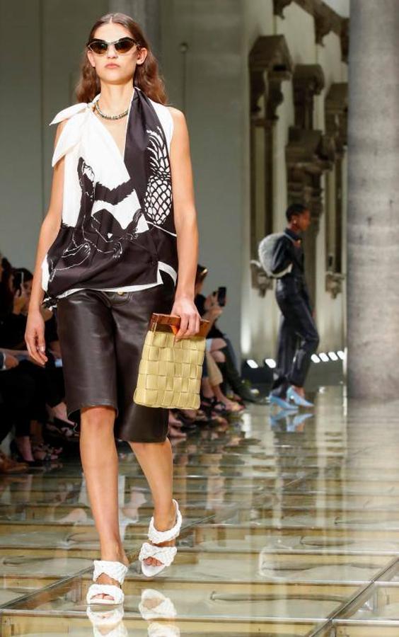 Los diseños Primavera/Verano 2020 de Bottega Veneta desfilan en la London Fashion Week