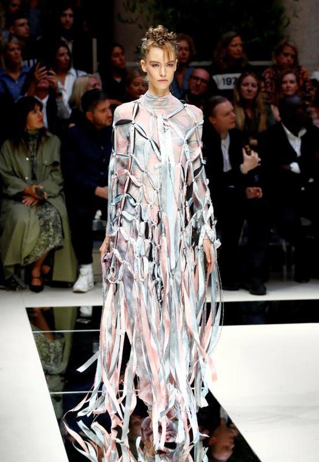Los diseños Primavera/Verano 2020 de Giorgio Armani desfilan en la Milán Fashion Week