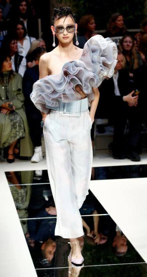 Los diseños Primavera/Verano 2020 de Giorgio Armani desfilan en la Milán Fashion Week