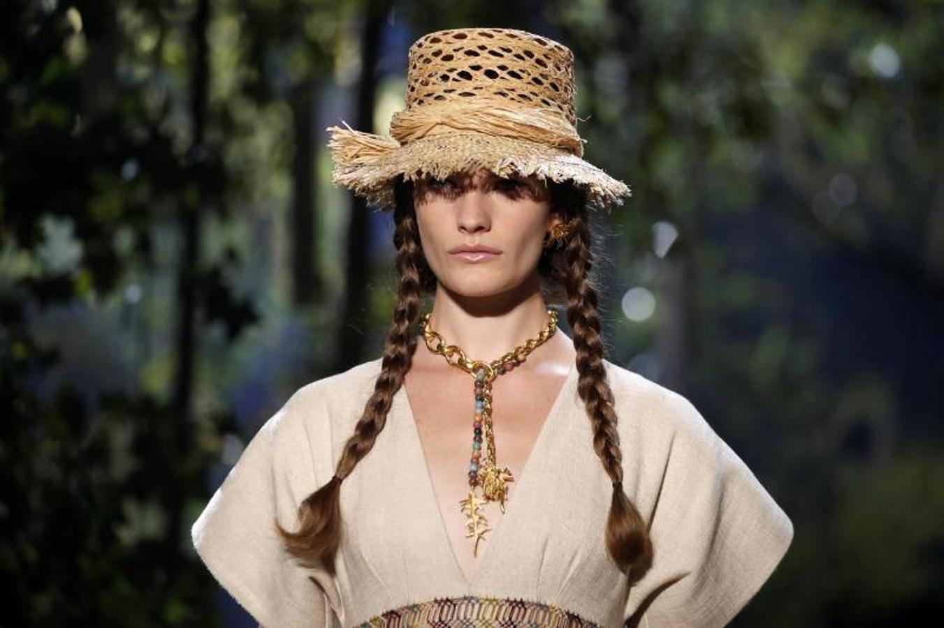 Dior inaugura la pasarela de la París Fashion Week con los diseños de Maria Grazia Chiuri de Primavera/Verano 2020