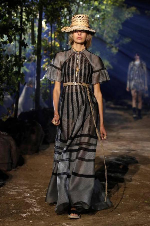 Dior inaugura la pasarela de la París Fashion Week con los diseños de Maria Grazia Chiuri de Primavera/Verano 2020