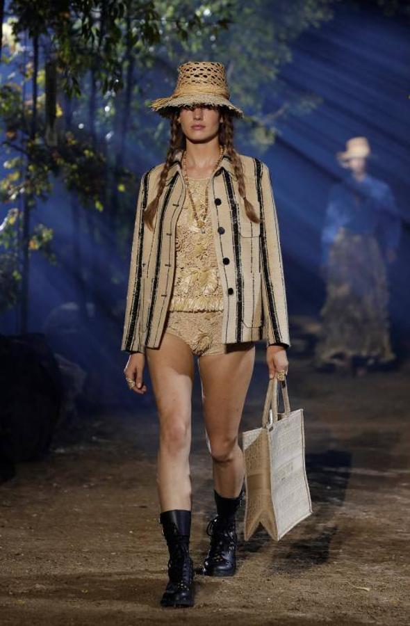 Dior inaugura la pasarela de la París Fashion Week con los diseños de Maria Grazia Chiuri de Primavera/Verano 2020