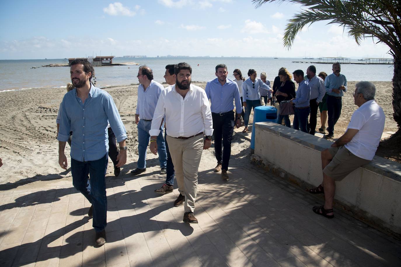 El líder del PP reclama que la unidad que se vio durante las inundaciones se transforme ahora en la aprobación de ayudas