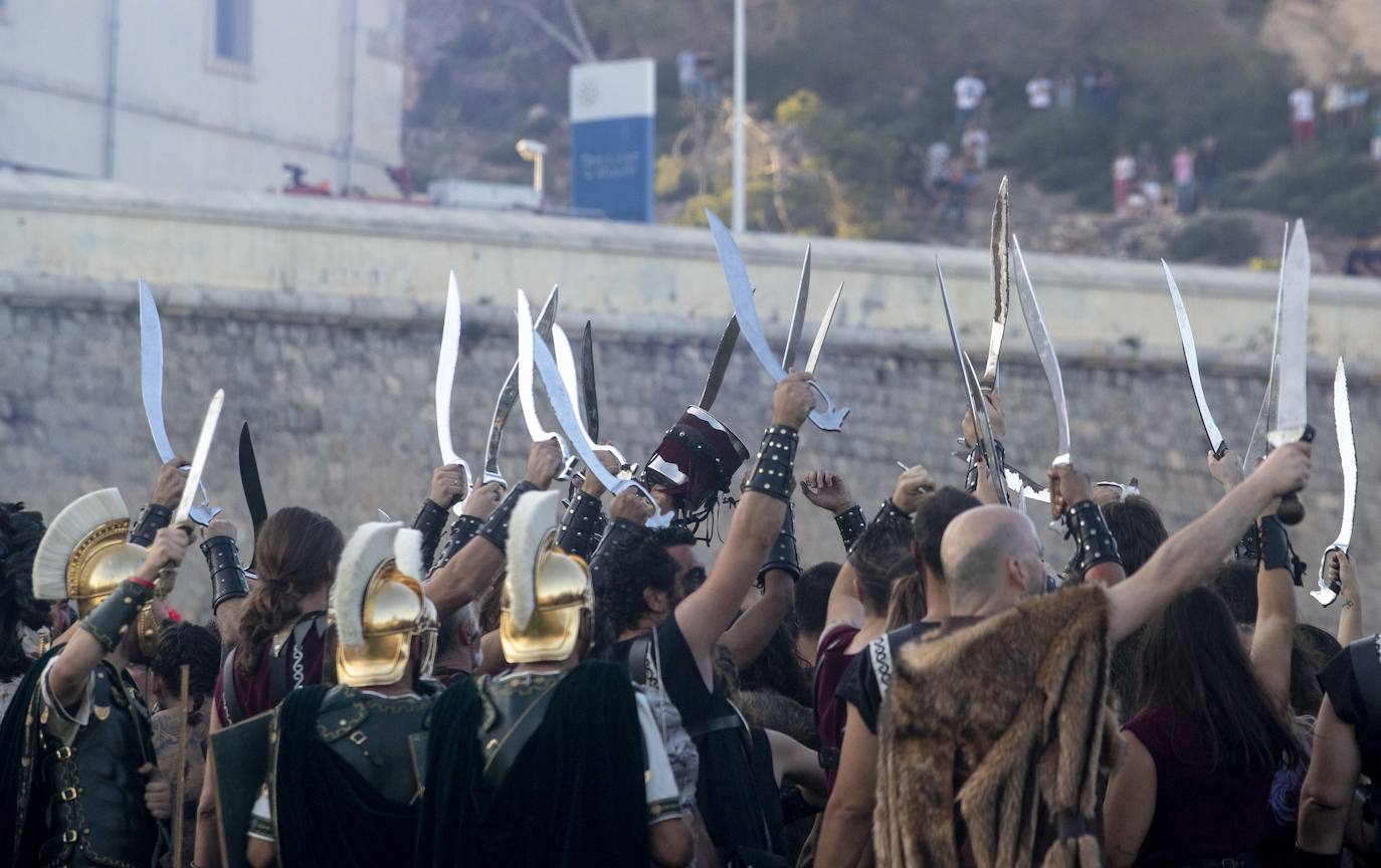 La Batalla entre carthagineses y romanos deleita a más de 5.000 personas, con una puesta en escena con más luchas cuerpo a cuerpo