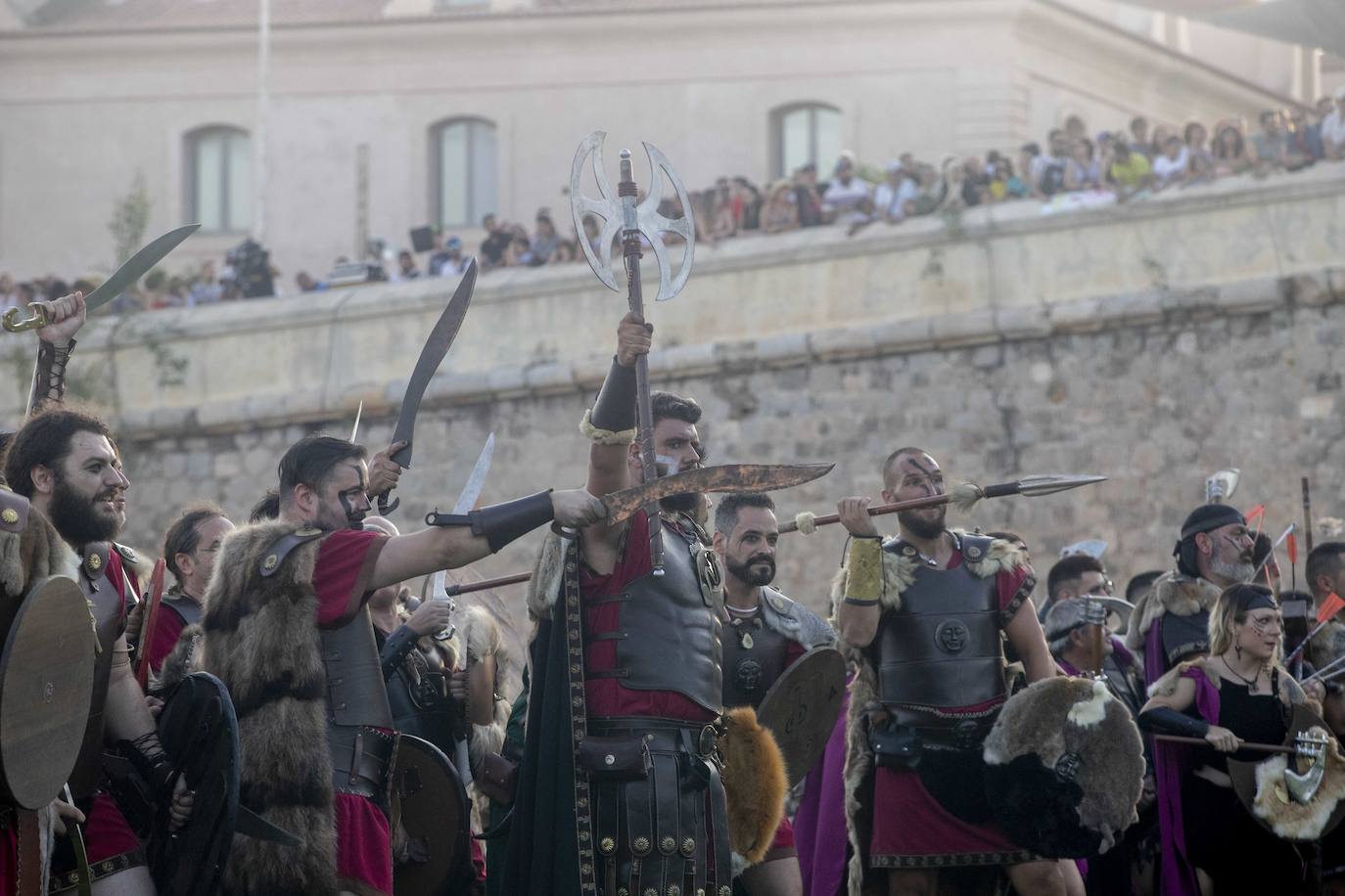 La Batalla entre carthagineses y romanos deleita a más de 5.000 personas, con una puesta en escena con más luchas cuerpo a cuerpo