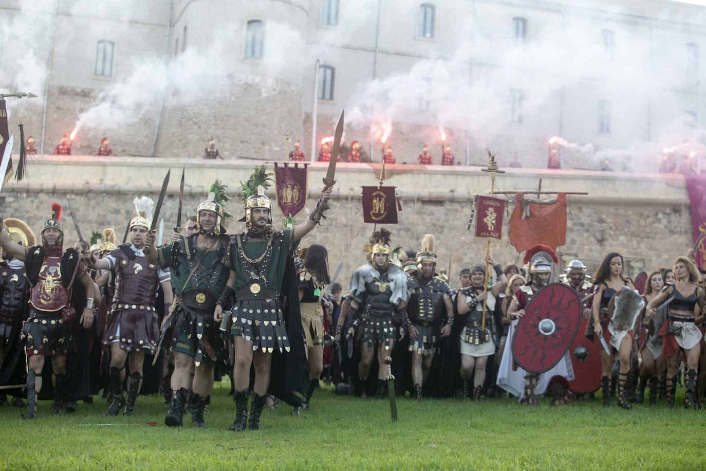 La Batalla entre carthagineses y romanos deleita a más de 5.000 personas, con una puesta en escena con más luchas cuerpo a cuerpo