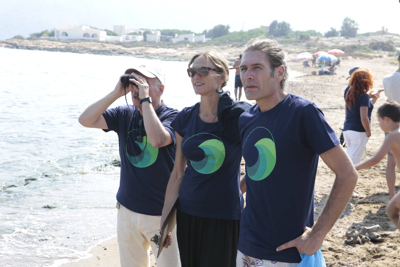 Cuatro nadadoras del Club Master Madrid completan una travesía entre Mazarrón y Águilas para llamar la atención sobre las basuras marinas y la contaminación de los océanos