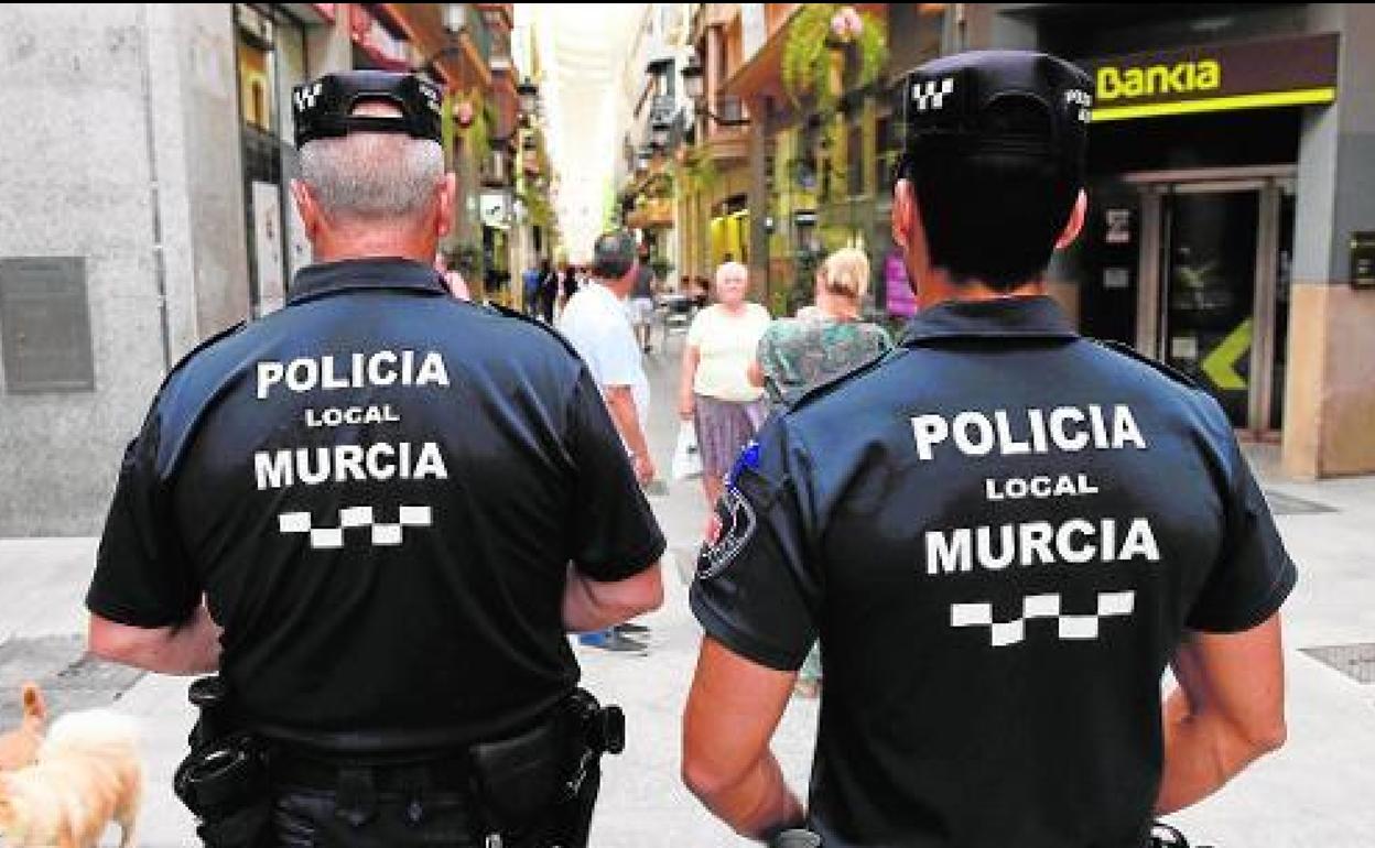 Agentes de la Policía Local de Murcia en una foto de archivo.