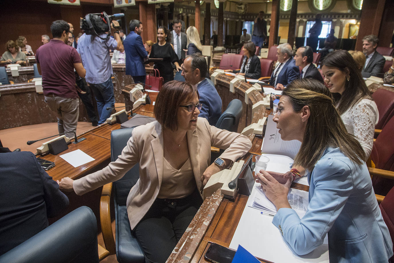 PP, Cs y Vox frenan una moción del PSOE para hacer en 6 meses la norma y basarla en el trabajo parlamentario de la última legislatura 