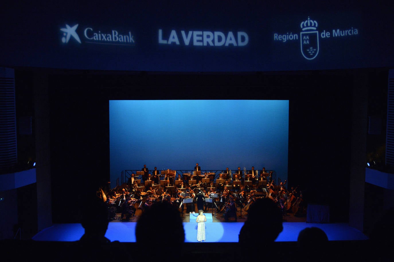'La Verdad' otorga los premios 'Los Mejores' a la Academia General del Aire, Carmen Gil, Carlos Moreno y los festivales de teatro de San Javier y Molina de Segura por su dedicación y compromiso.