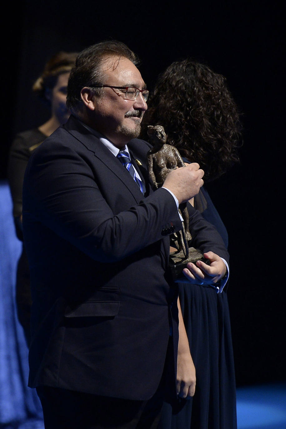 'La Verdad' otorga los premios 'Los Mejores' a la Academia General del Aire, Carmen Gil, Carlos Moreno y los festivales de teatro de San Javier y Molina de Segura por su dedicación y compromiso.