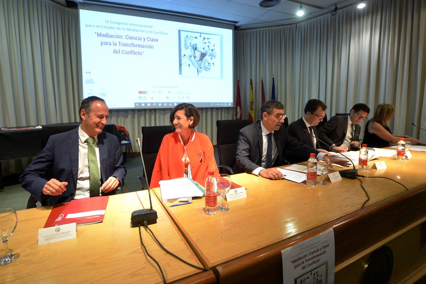 Expertos internacionales abogan por esa vía para aliviar la saturación de los juzgados y ofrecer una alternativa con menor coste emocional a los ciudadanos durante este congreso celebrado en la UMU.