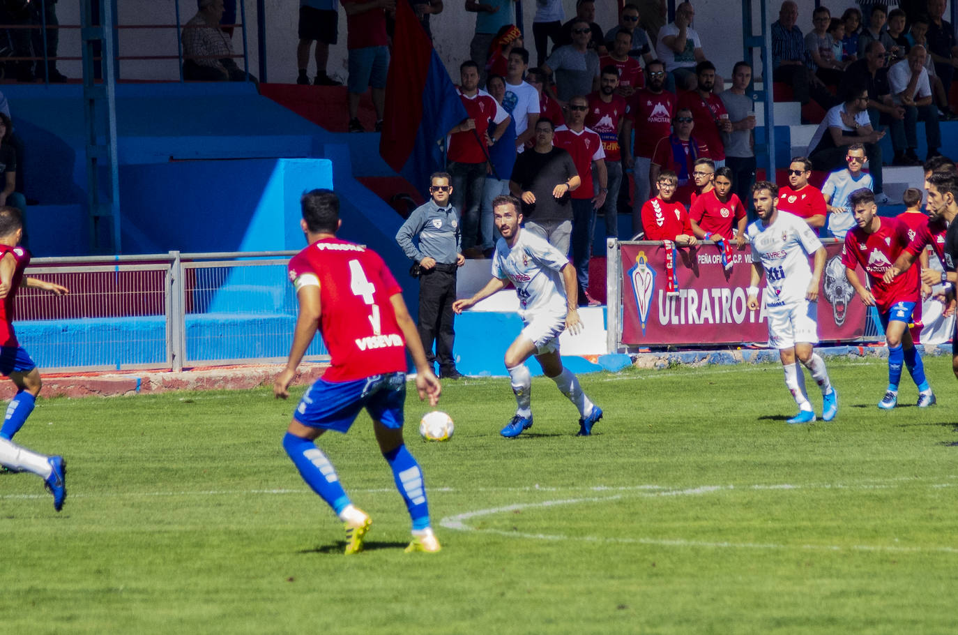 El Yeclano realiza un mal partido en Villarrobledo, pero empata y sigue en la zona tranquila