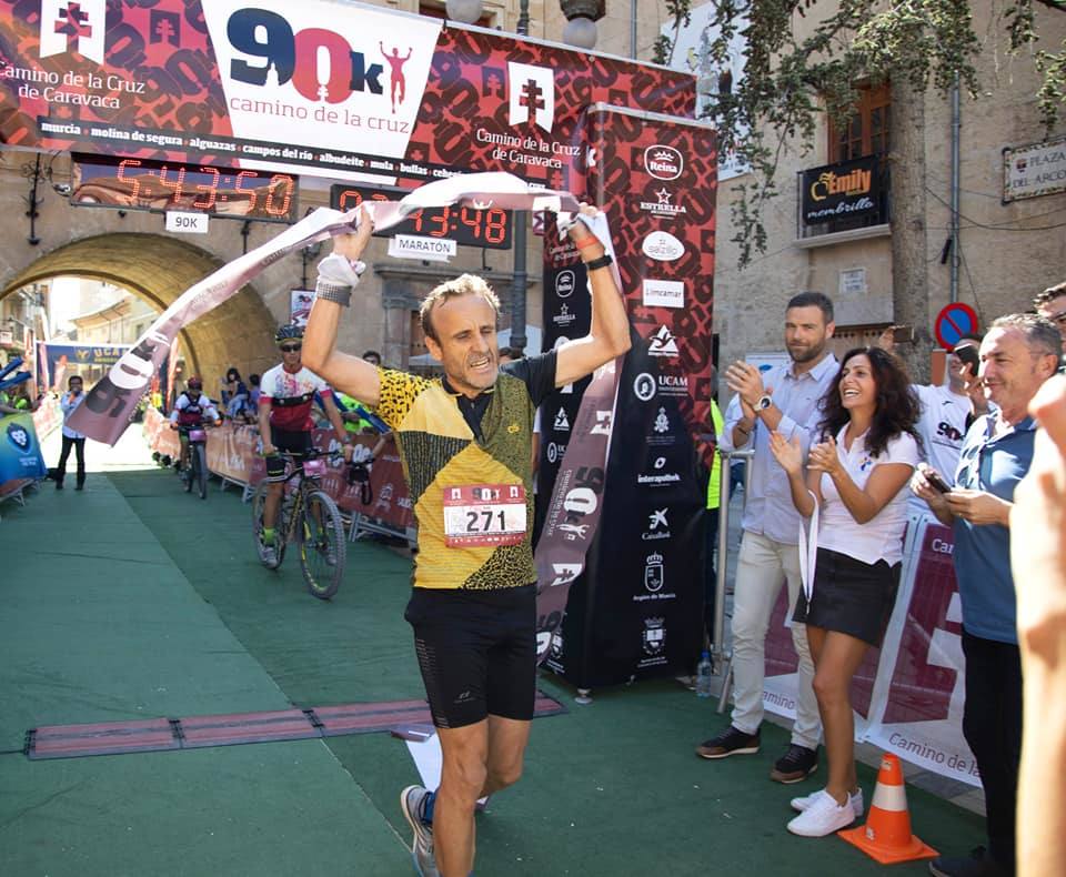 El atleta del Inassa Premium se lleva la prueba con un tiempo de 5:43:58, por los 7:09:51 para la corredora de Los Leones del Trail