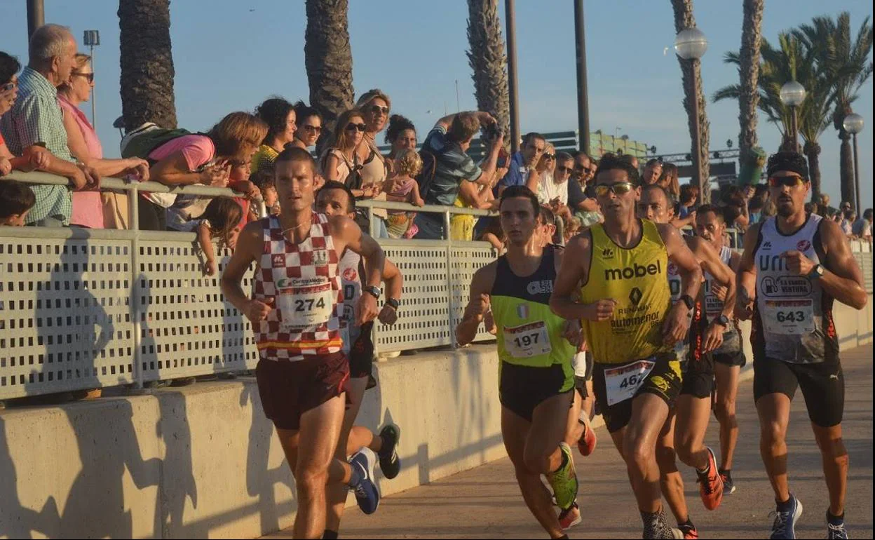 Los corredores durante la prueba.