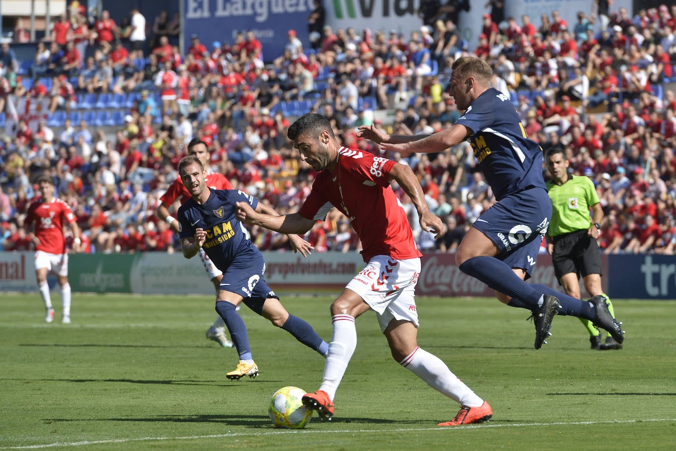 El Murcia fue el vencedor moral de un encuentro en el que el UCAM no dio la talla y en el que ambos equipos apenas generaron ocasiones de gol