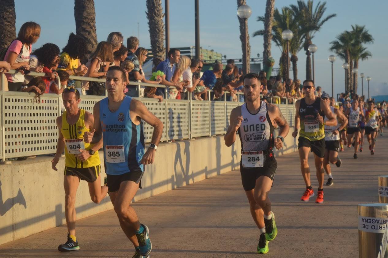 El atleta del Mandarache consigue el triunfo con un tiempo de 33:02 minutos en los 10 kilómetros, por los 38:16 para la corredora de la Juventud Atlética Elche