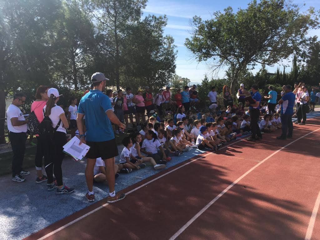 Las 'mini olimpiadas' de atletismo y el fútbol sala fueron las actividades del pasado miércoles, 2 de octubre