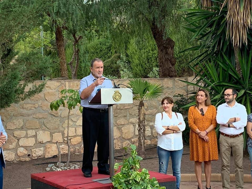 El Complejo de la Torrecilla lleva ya el nombre del que fuera concejal de Deportes por más de 20 años y una de las figuras más influyentes en esta materia