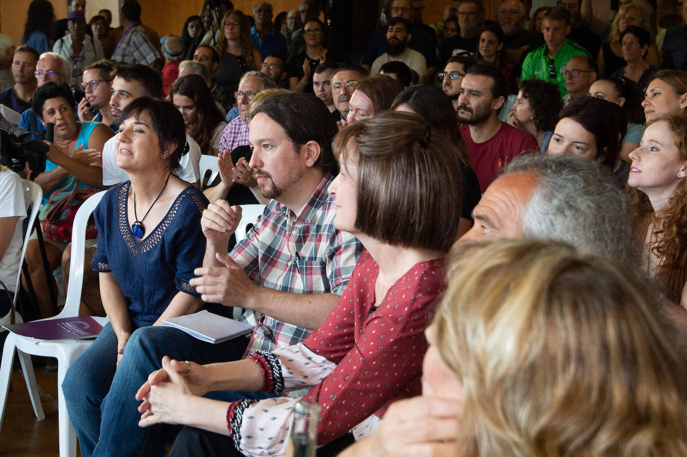 El líder de Unidas Podemos comprueba en Murcia el músculo de su formación en un acto en que no hubo mención a la marcha de Urralburu